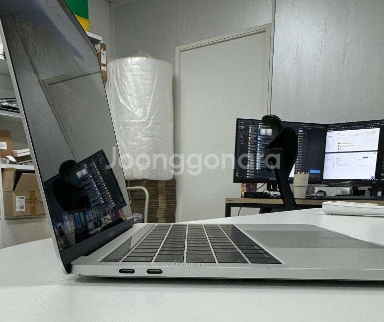 [애플] 맥북프로 2019 13인치 i5/8GB/256...--3