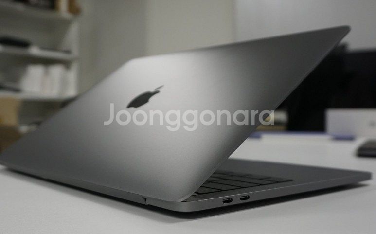 [애플] 맥북프로 2019 13인치 i5/8GB/256...--2