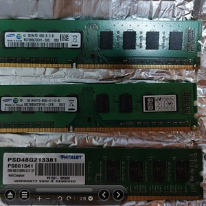 DDR4 램 8기가 (8g) , DDR3 램 2기가 2개 일괄 1만원 팝니다.