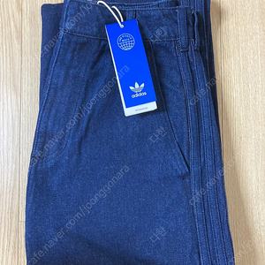 아디다스 X KSENIASCHNAIDER 3stripe jeans(26사이즈, 개봉만한 새상품, 아디다스 신상 데님진).