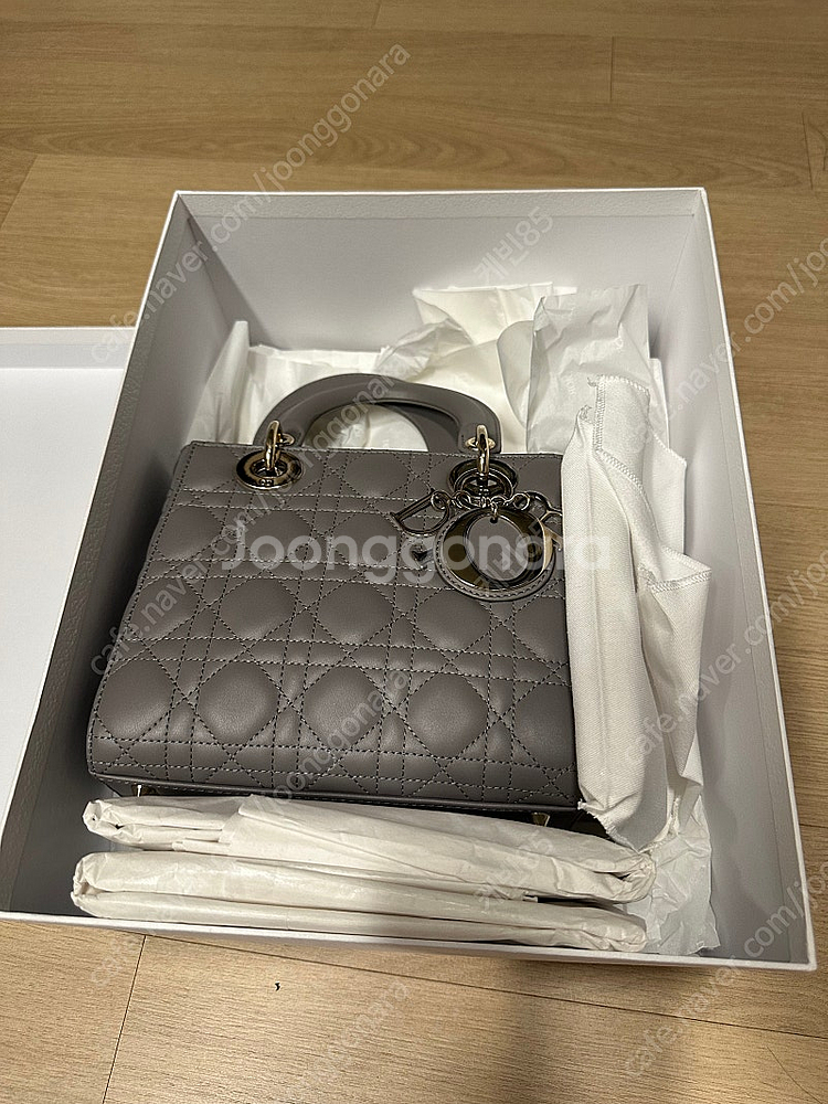 디올 레이디 스몰 (스틸 그레이) 팝니다--0