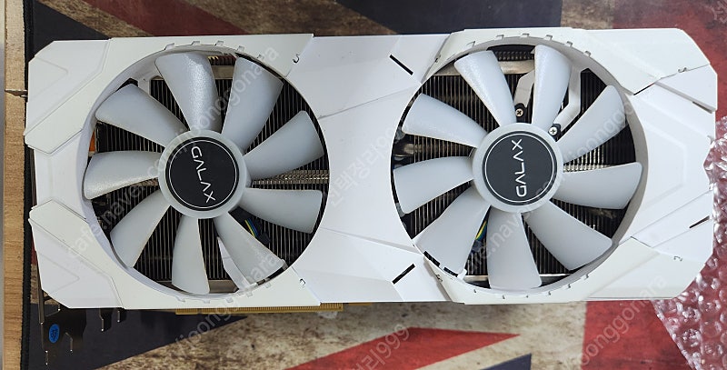 갤럭시 RTX 2080 SUPER EX 화이트 8G 그래픽카드 팝니다 최대2장