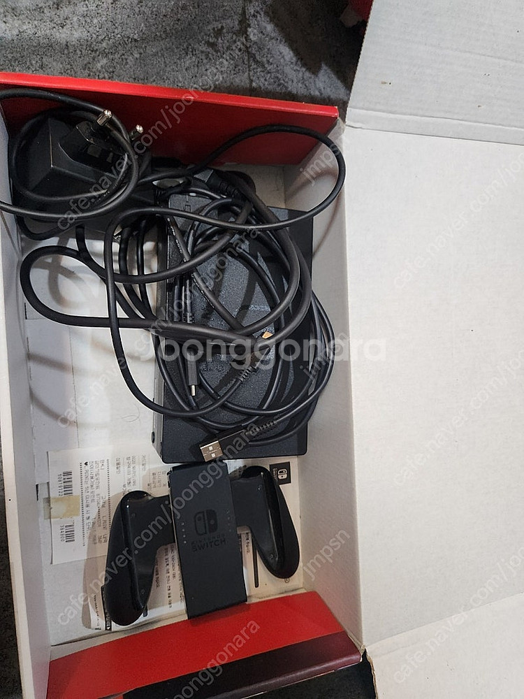 닌텐도 스위치 몬스터 헌터 에디션 배터리개선판 팝니다.--6