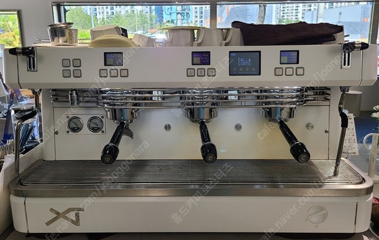 달라코르테 XT 3그룹 커피 머신 판매 합니다