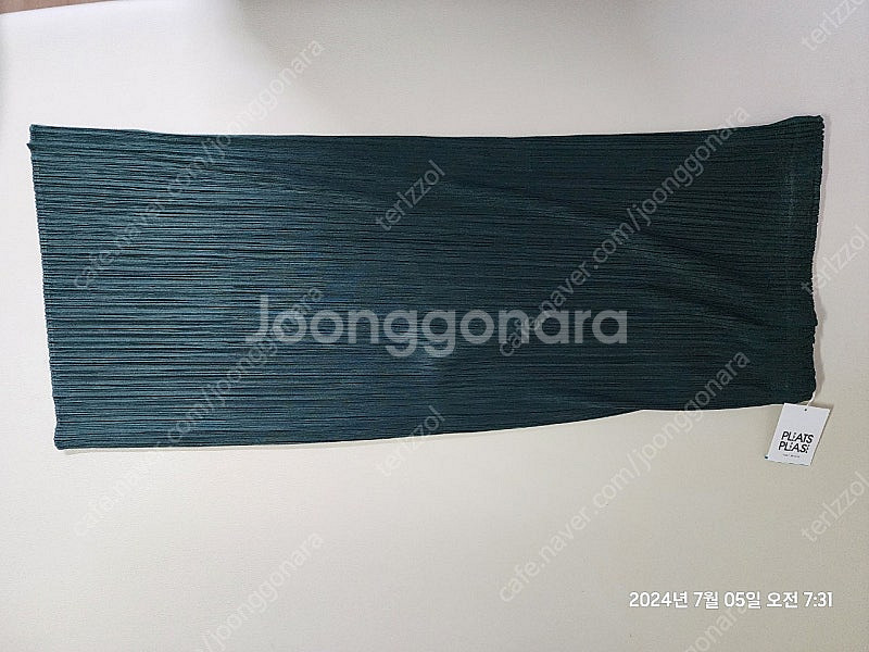 이세이미야케 플리츠플리츠 다크그린 신상 싸이즈3 입니다...--1