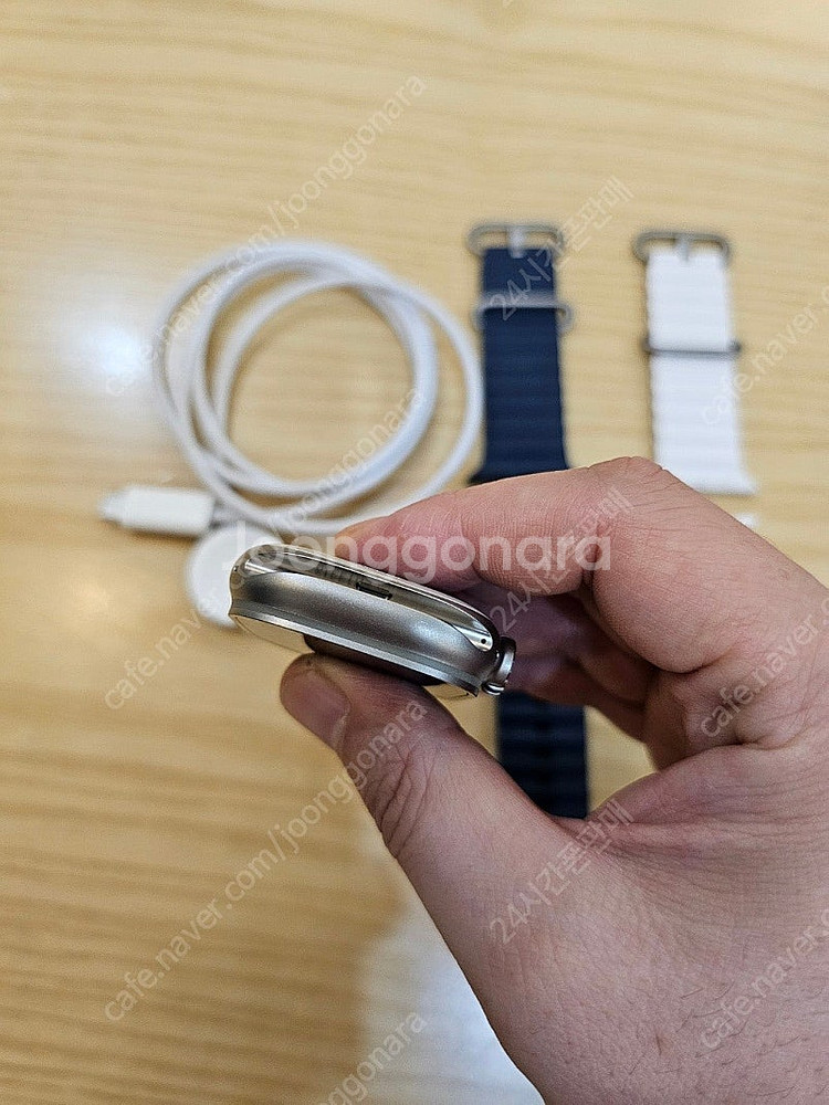 애플워치울트라2 셀룰러49mm 화이트오션밴드판매합니다--1