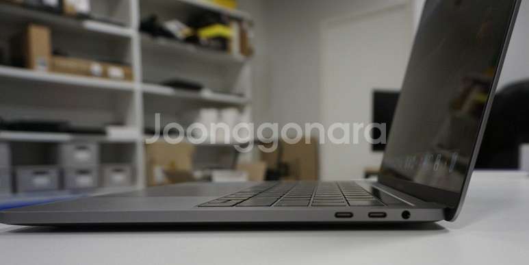 [애플] 맥북프로 2019 13인치 i5/8GB/256...--4