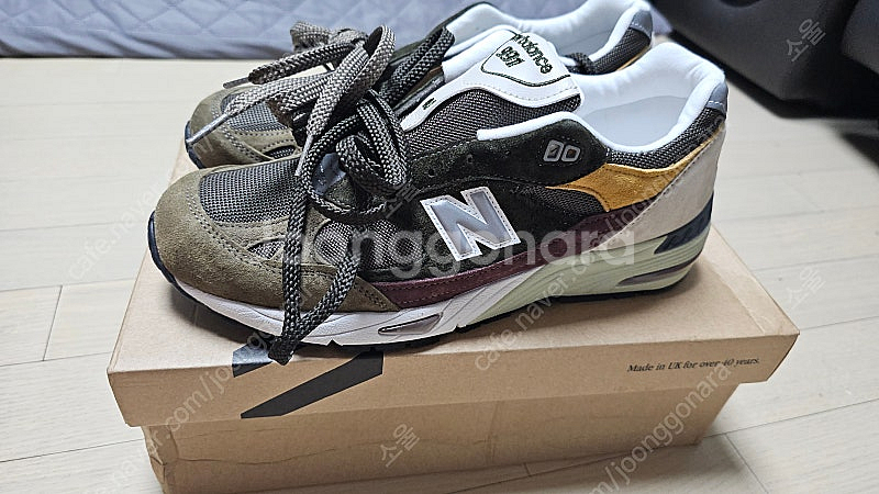 뉴발란스 UK 라인 991gyb 280mm 팝니다.--0