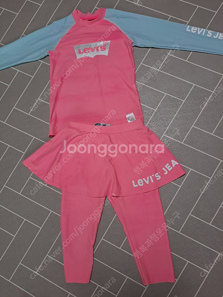 리바이스 레쉬가드 145사이즈--0