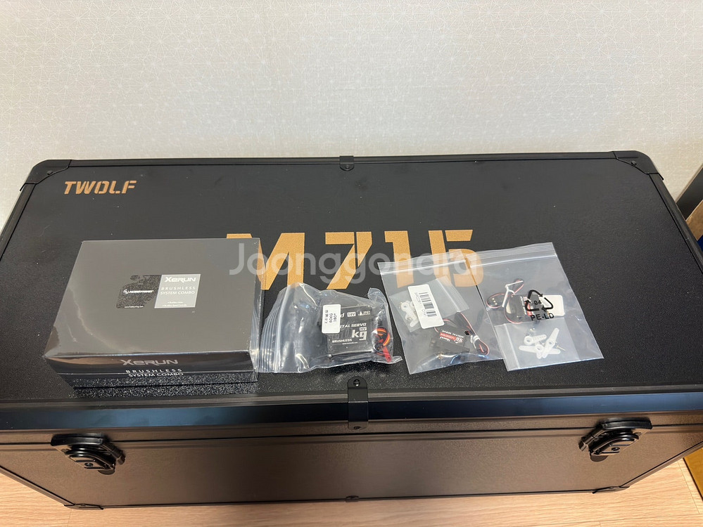 TWOLF의 M715 1:8 RC카 팝니다.--8