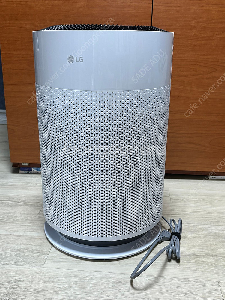 LG 공기청정기 팝니다.--1