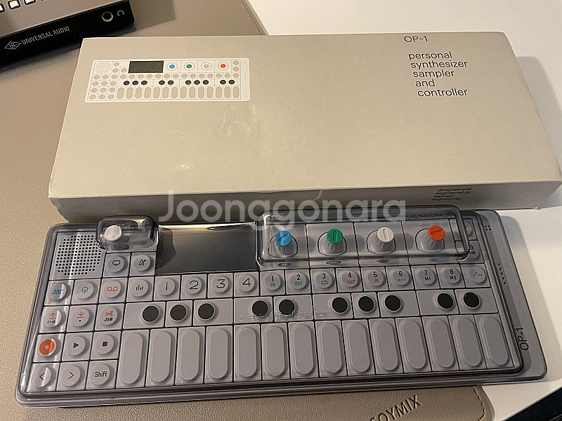 Teenage Engineering OP-1 판매합니다...--0