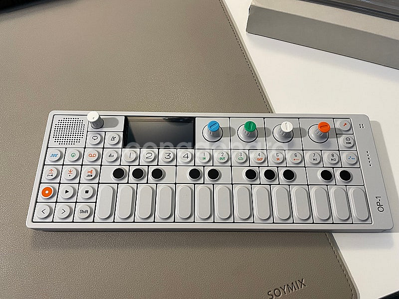 Teenage Engineering OP-1 판매합니다...--1