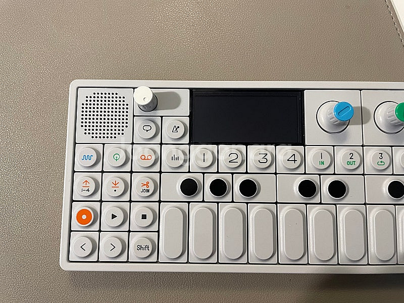 Teenage Engineering OP-1 판매합니다...--2