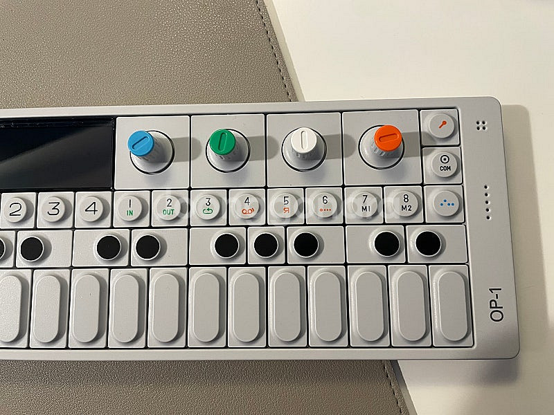 Teenage Engineering OP-1 판매합니다...--3