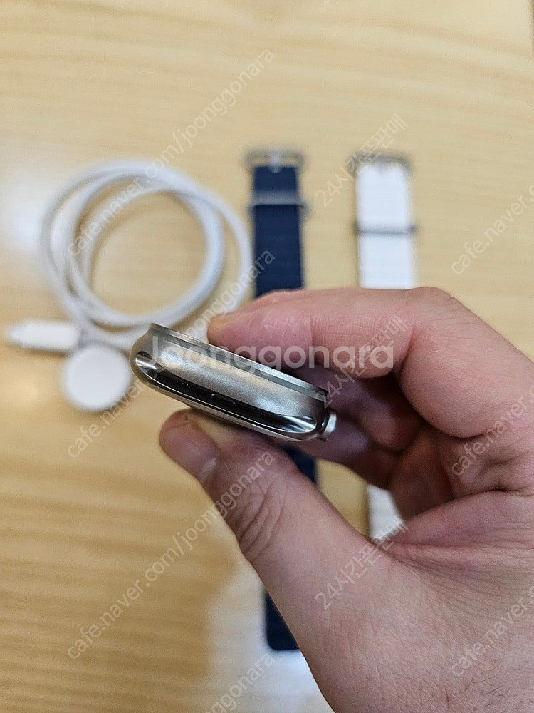 애플워치울트라2 셀룰러49mm 화이트오션밴드판매합니다--3