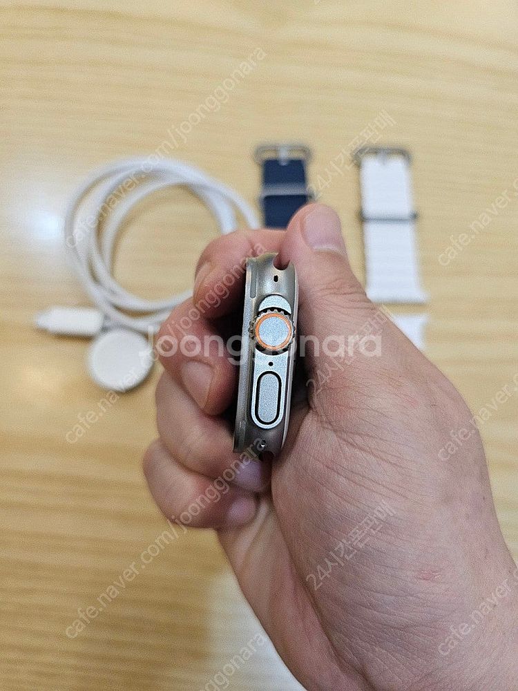 애플워치울트라2 셀룰러49mm 화이트오션밴드판매합니다--4