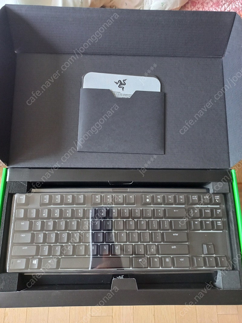 레이저 블랙위도우 TE Chroma v2 TKL 그린축