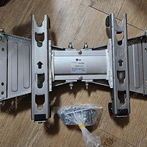 LG TV벽걸이 브라켓 AW-47LG30M