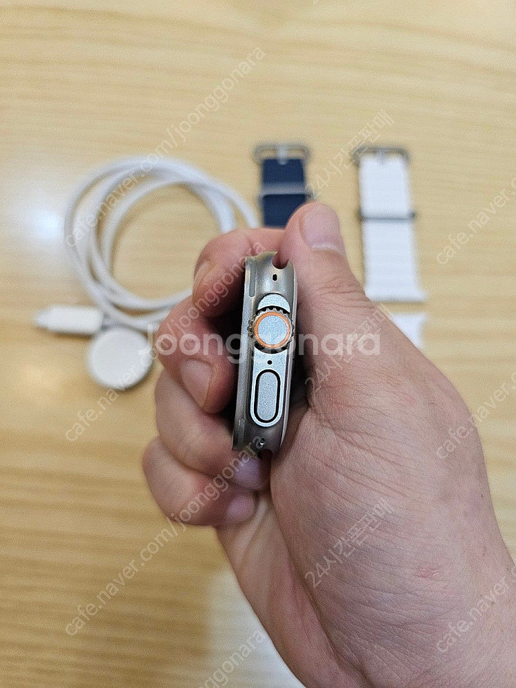 애플워치울트라2 셀룰러49mm 화이트오션밴드판매합니다--4