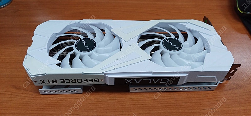 중고갤럭시 GALAX 지포스 RTX 3060 EX WHITE OC V2 D6 12GB