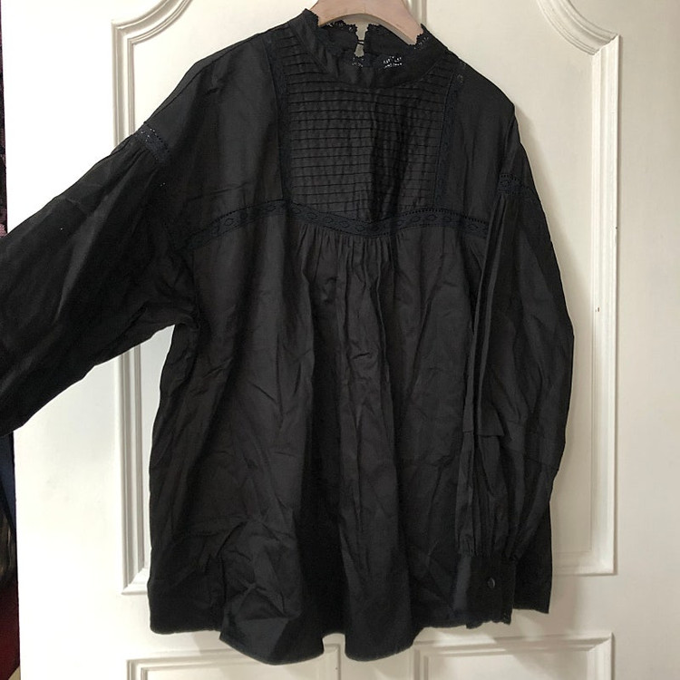 플리카 바스락 셔츠 코튼 벌룬 퍼프 마랑스타일 아일렛 레이스 블라우스 69000원 이미지