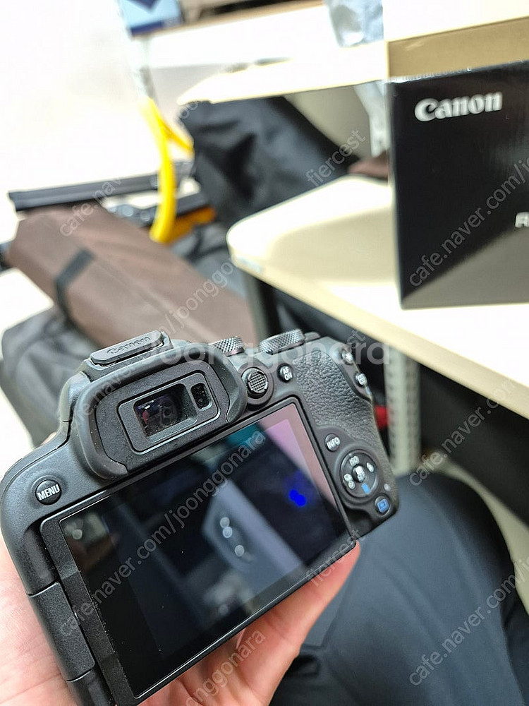 EOS R10 + RF-S 18-45MM--2