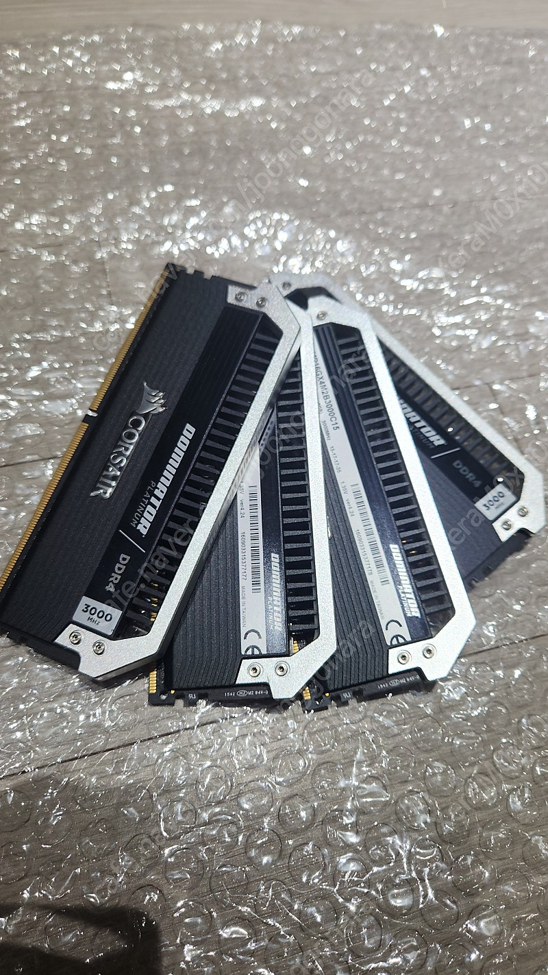 커세어 도미네이터 DDR4 3200MHz 8GB (4장 보유)