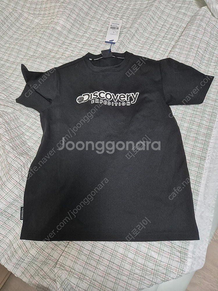 디스커버리 검정색반팔--0
