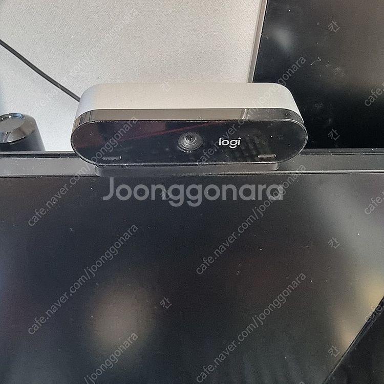 로지텍 4K Pro 마그네틱 웹캠 팝니다.--0