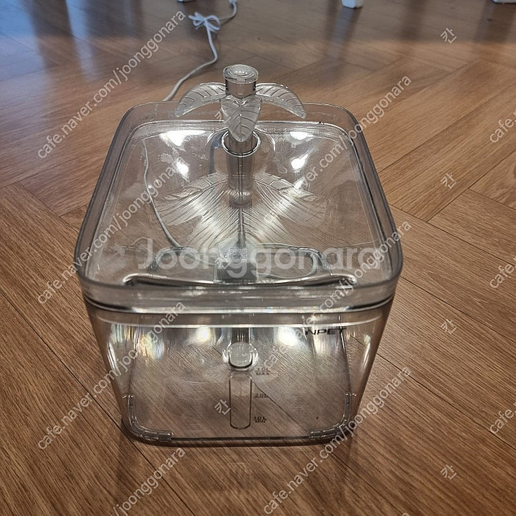 펫메이드 엔펫 투명 정수기 3L 판매합니다.--0