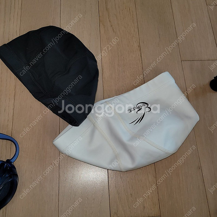 아레나 아동 물안경 아동 수영모 2개 판매합니다--1