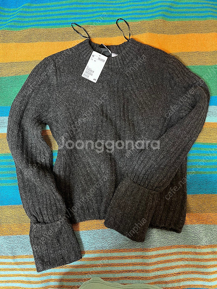 H&M 세미크롭느낌 스웨터--0