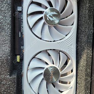 조텍 지포스 RTX 4070 SUPER 트윈 엣지 화이트