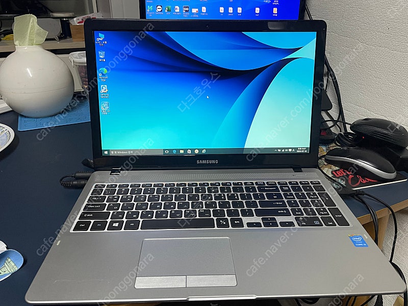 삼성 노트북 NT500R5H-K57D, i5-5200/ 램8G/ SSD128G/ Hdd500G 팝니다. 댓글x 앱거래x 쳇팅x