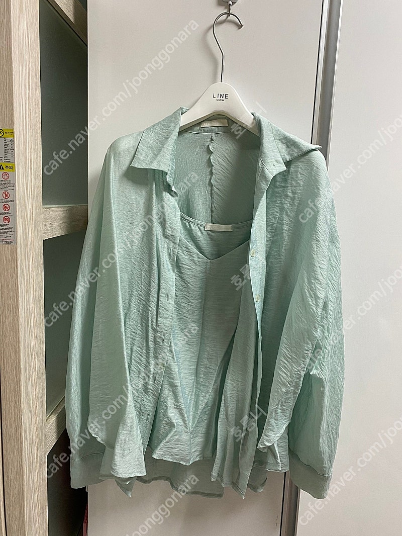 [보관만한새상품무방] 유니크한 색상 나시 셔츠 세트 프리사이즈