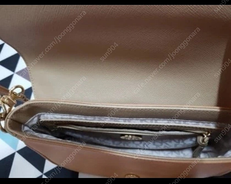 DKNY 사피아노소가죽가방 숄더겸 크로스백--2