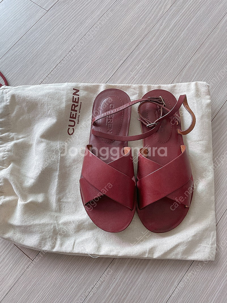 쿠에른 베니스 샌들 225--1