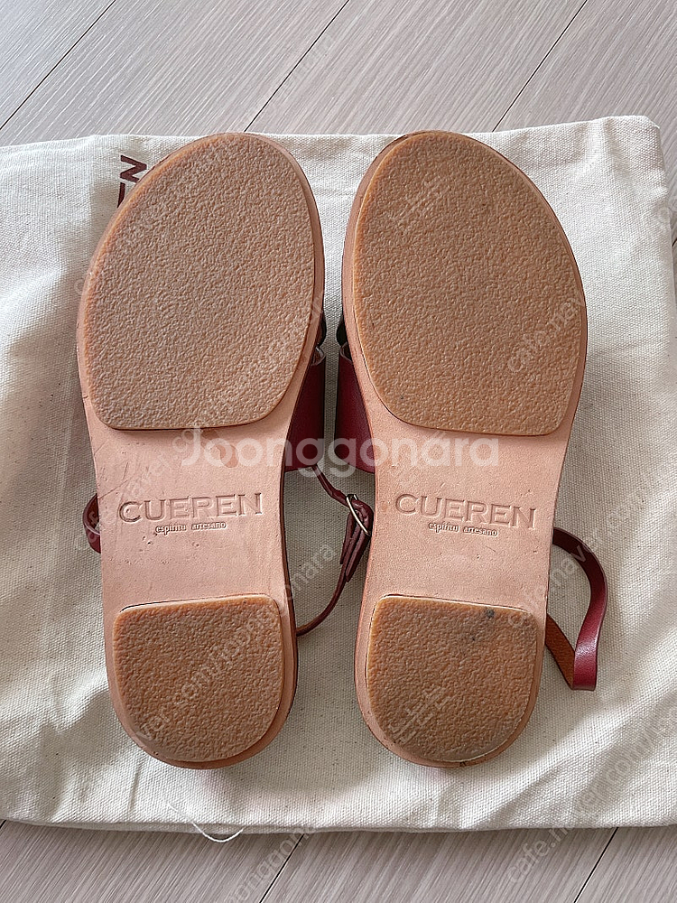 쿠에른 베니스 샌들 225--2