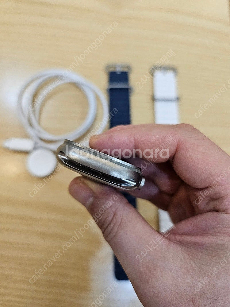 애플워치울트라2 셀룰러49mm 화이트오션밴드판매합니다--3