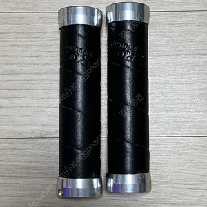 [거의 새것] 브룩스 슬랜더 그립(블랙) 130mm 팝니다.