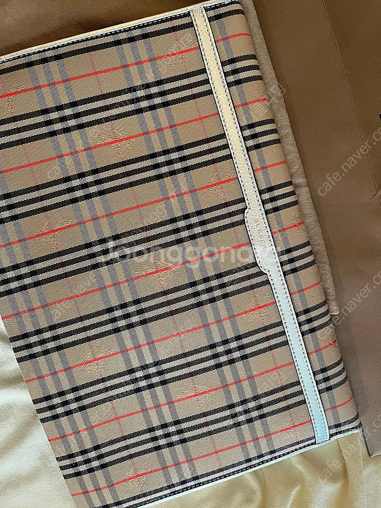 버버리 클래식 클러치(남녀공용) 가방--3
