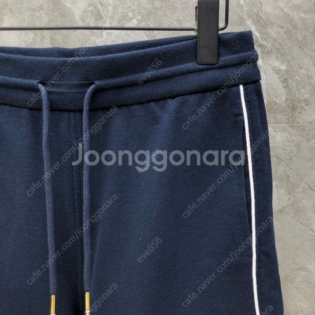 톰브라운 사선 쇼츠 밴딩 반바지 2칼라--7