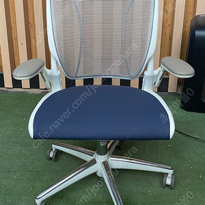 [판매] 휴먼스케일 월드 (world chair) 에어 매쉬 의자 ★37% 할인★판매합니다