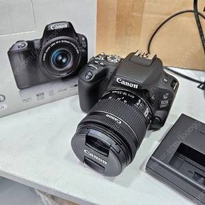 캐논 200d 카메라 (신품급 컷수 10컷)