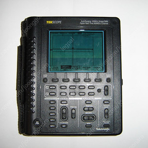 AutoRanging 100MHz Scope / DMM ( THS720 )