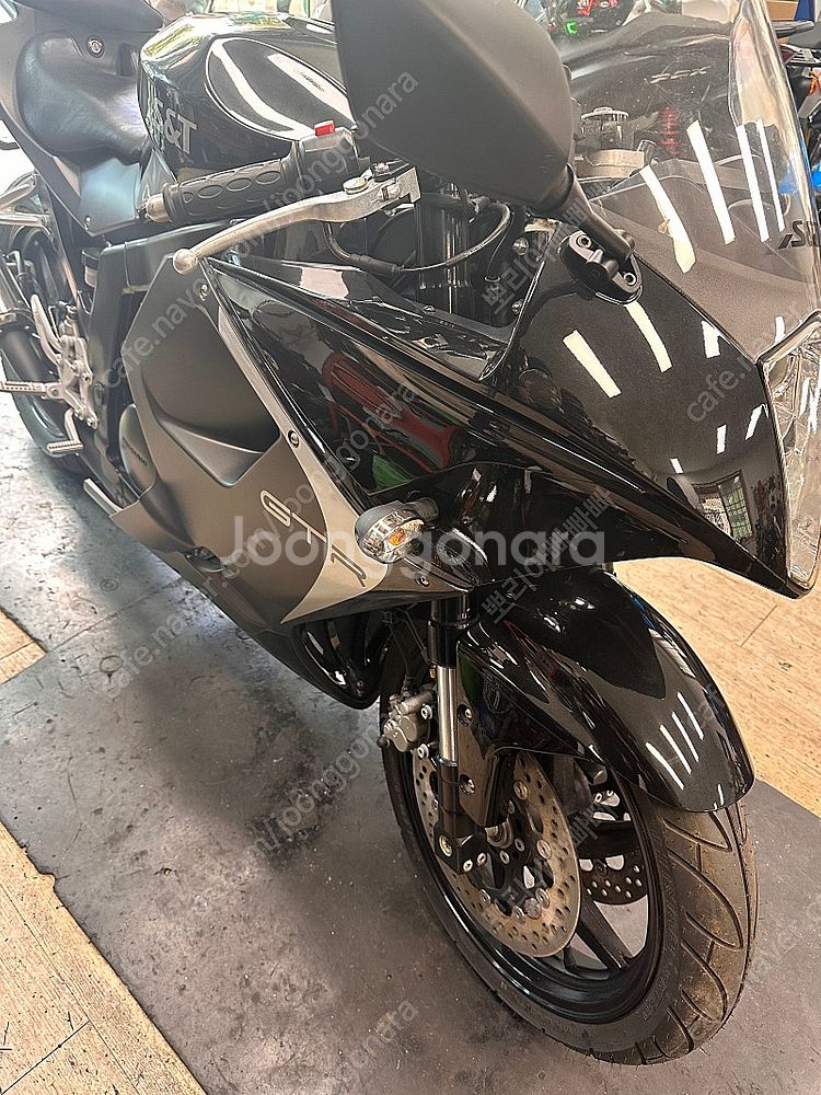 코멧 250r 14년식 신차 판매합니다--4