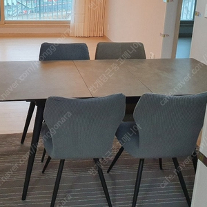 확장형 세라믹 식탁 테이블 ​ 4인용 6인용 변형 사용 가능 ​ 의자 제외