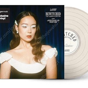 Laufey (라이베이) - Bewitched : The Goddess Edition (AMAZON EXCLUSIVE TRANSPARENT CLOUDY CLEAR 2LP)