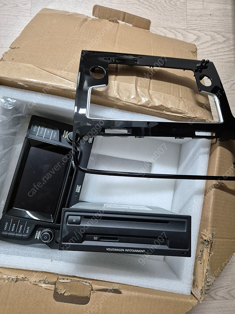 폭스바겐 골프 7세대 2.0 TDI 순정네비게이션 및 MIB 박스--0